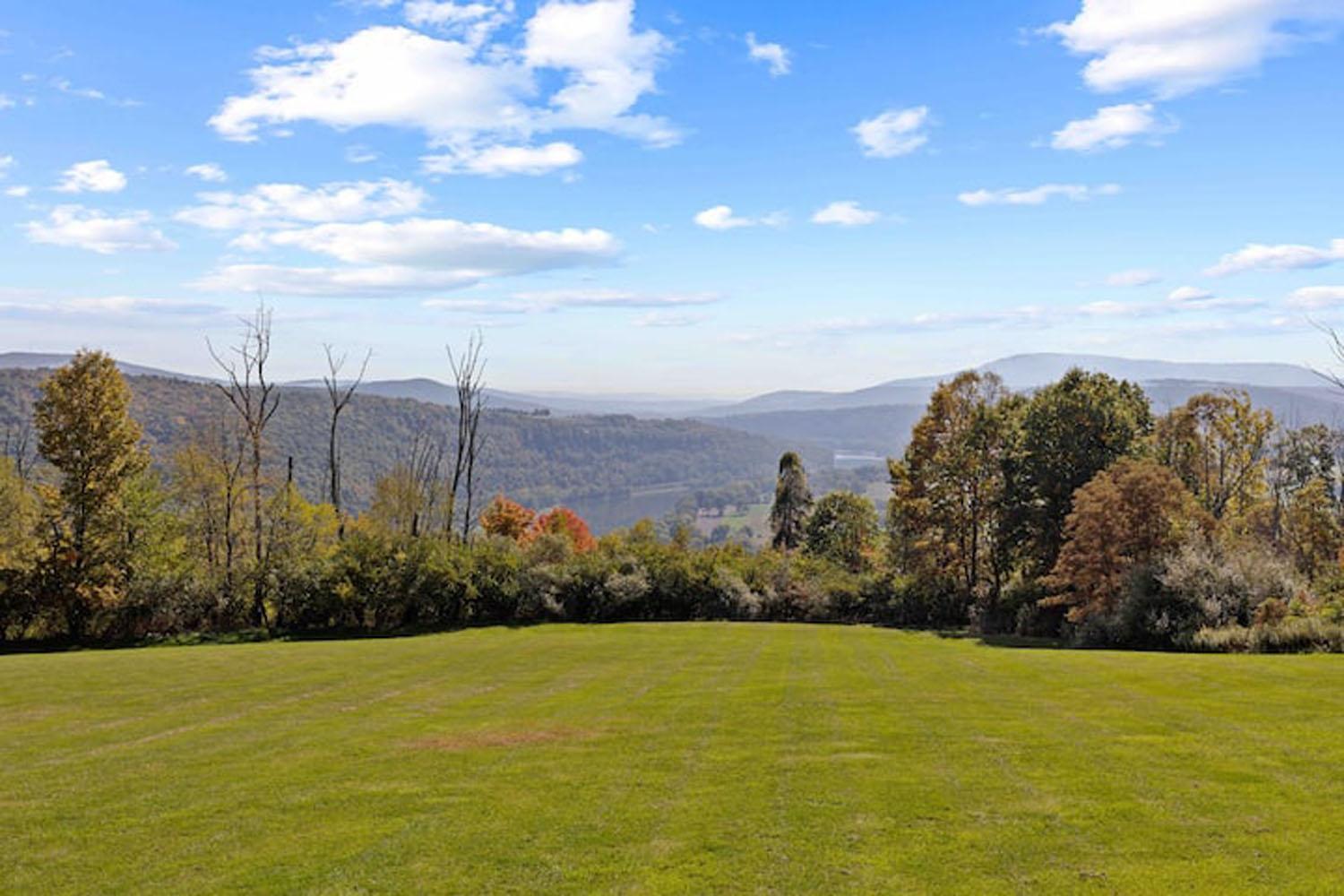 National Geographic Views 7-bdr Tunkhannock