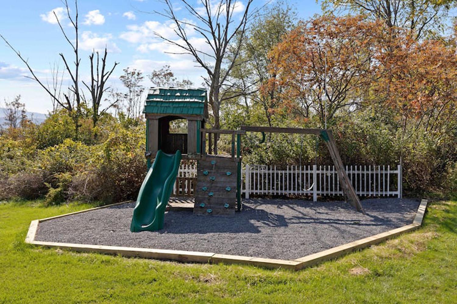 National Geographic Views 7-bdr Tunkhannock
