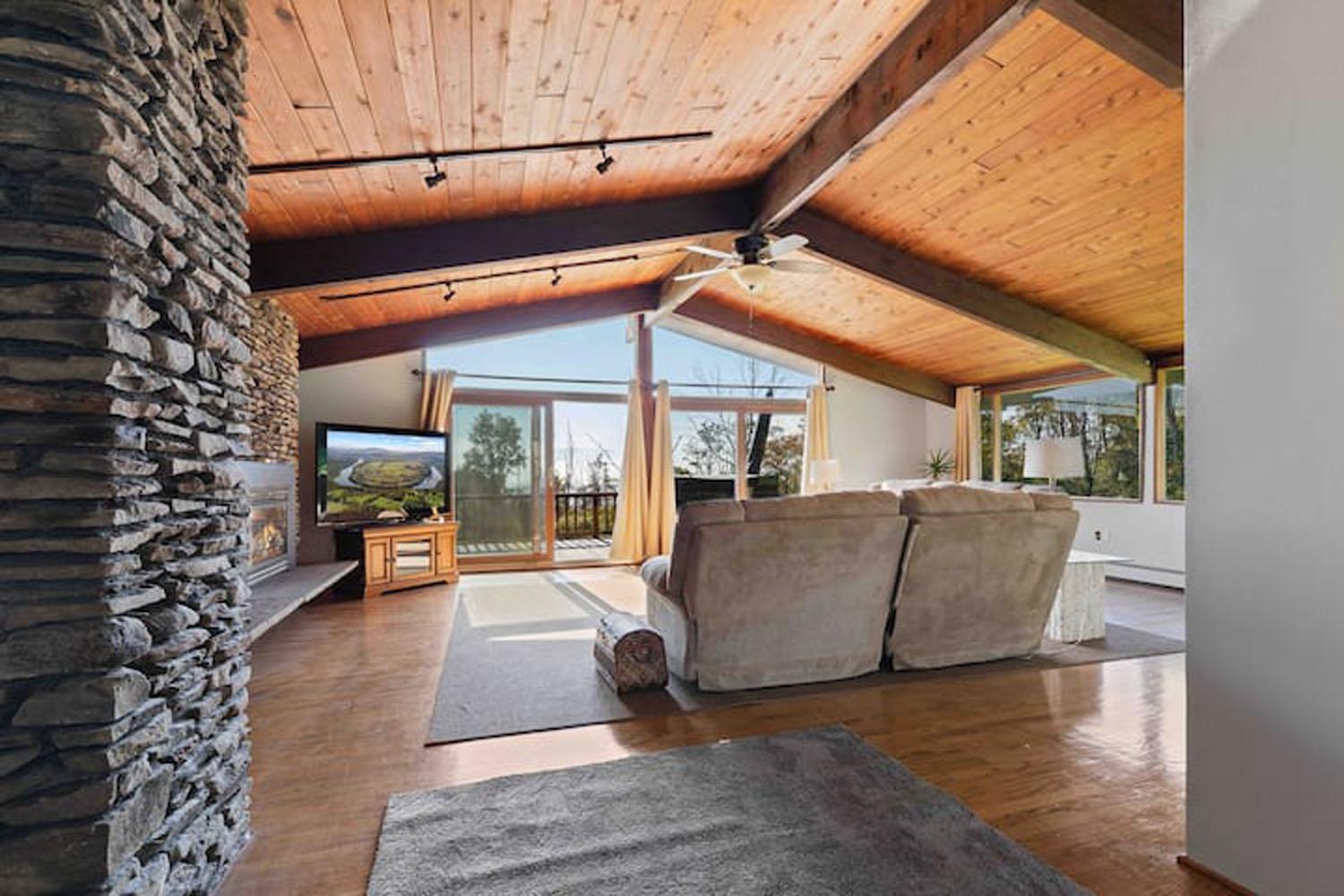 National Geographic Views 7-bdr Tunkhannock